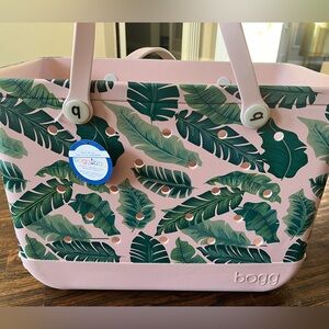 Bogg Bag Palm Print NWT
